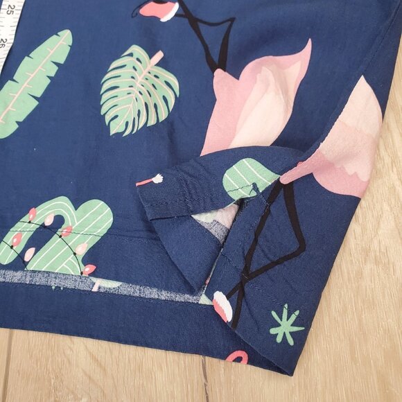 BIOWORLD Mens Holiday Flamingo Cactus Hawaiian Lights Button Down Shirt Xmas 2XL - Picture 8 of 10